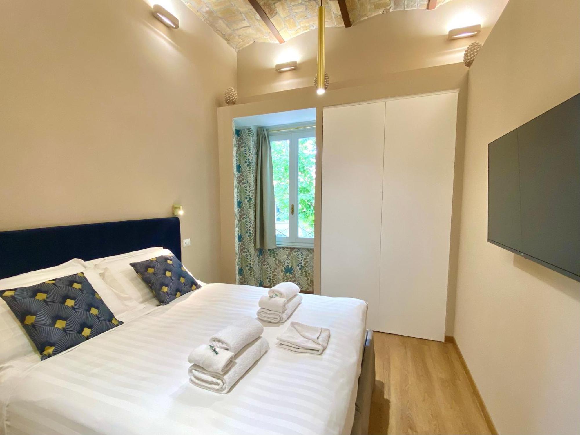 Queen Of Rome Luxury Rooms Exterior photo