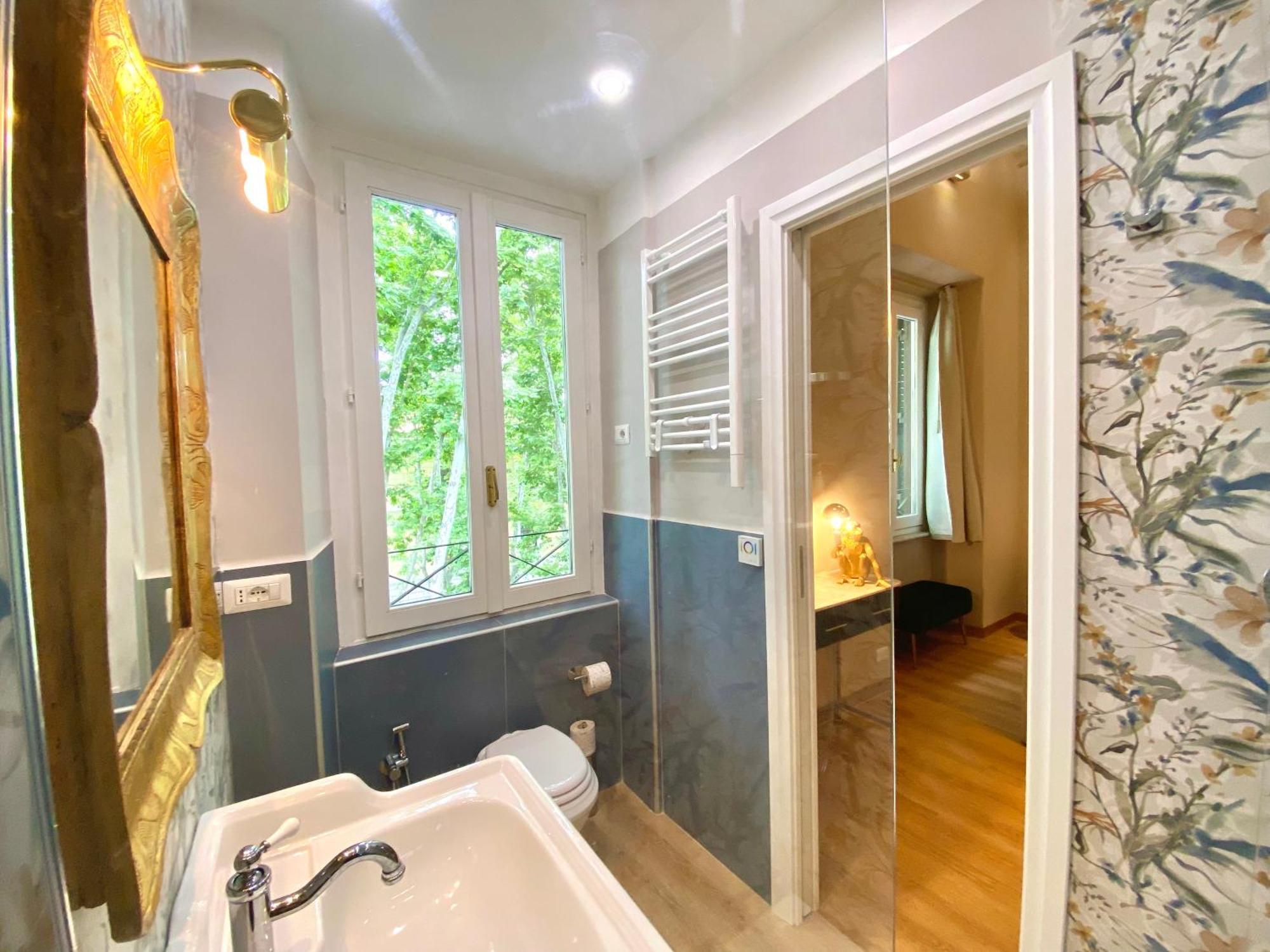 Queen Of Rome Luxury Rooms Exterior photo