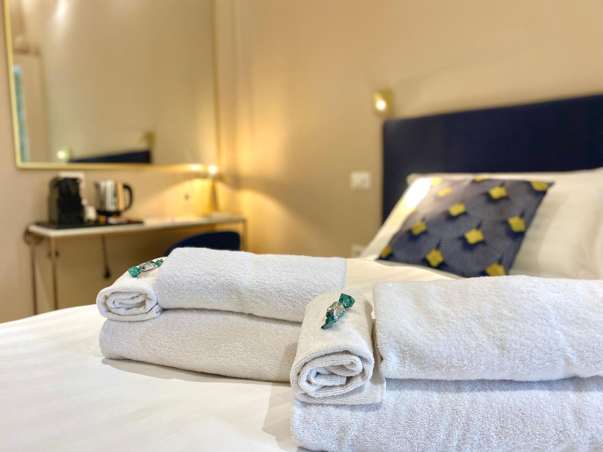 Queen Of Rome Luxury Rooms Exterior photo