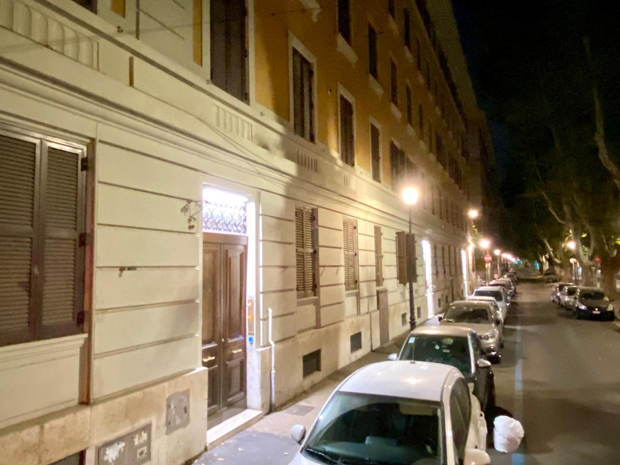 Queen Of Rome Luxury Rooms Exterior photo