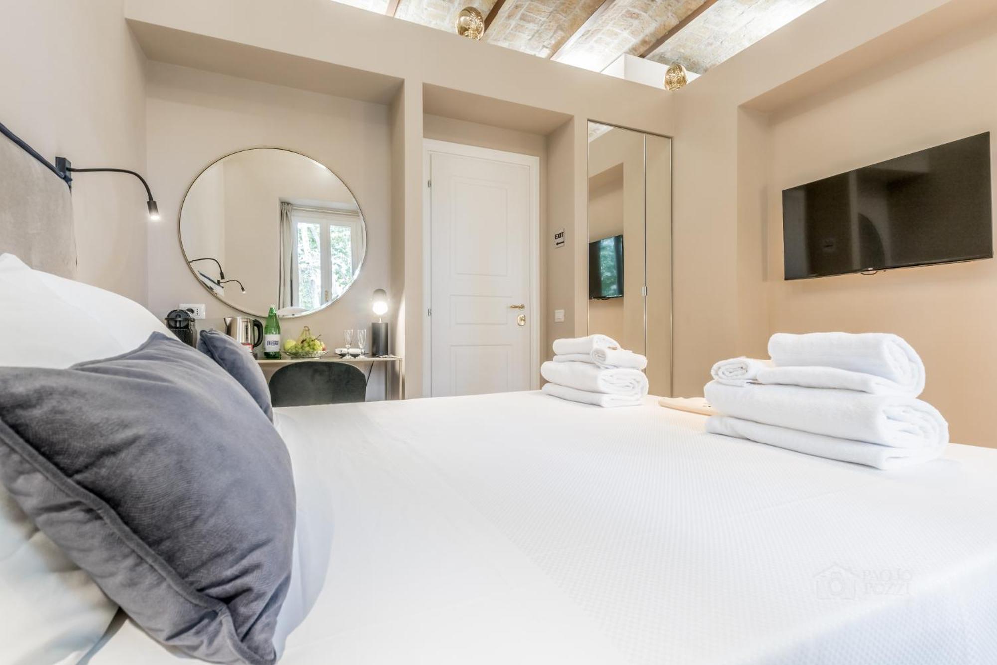 Queen Of Rome Luxury Rooms Exterior photo