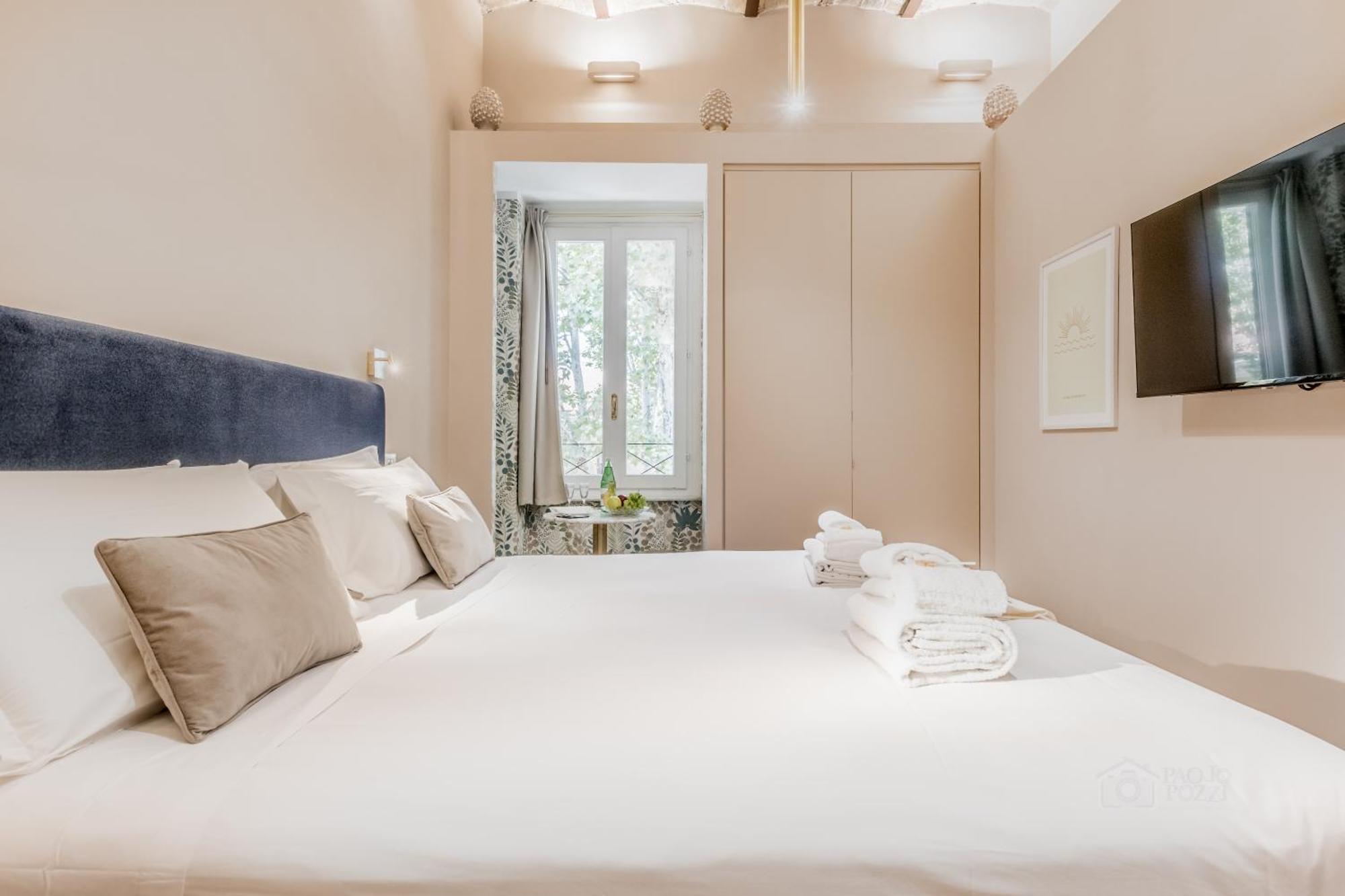 Queen Of Rome Luxury Rooms Exterior photo