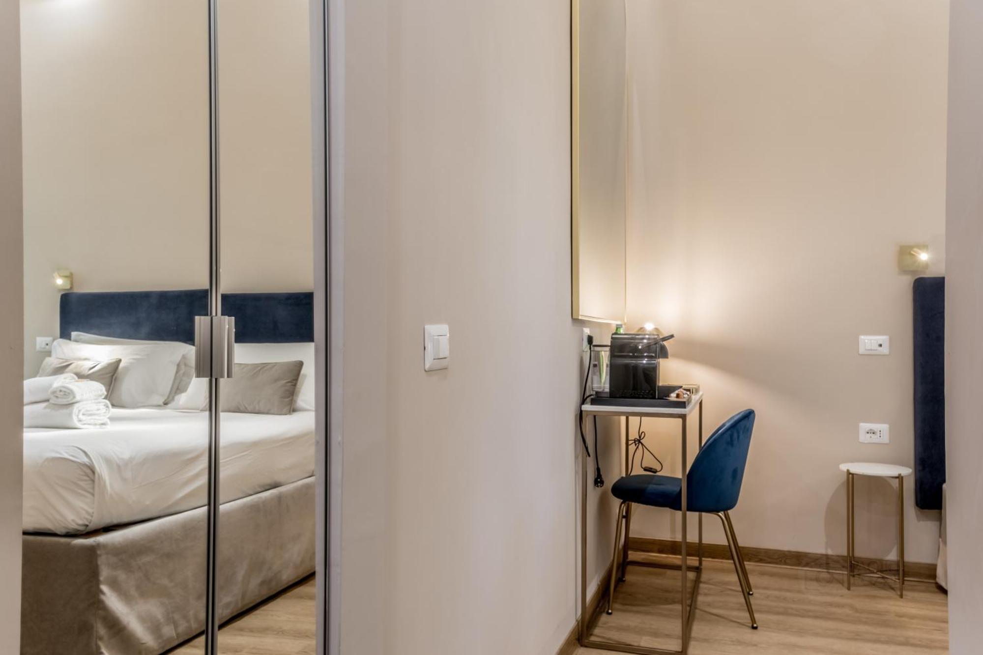 Queen Of Rome Luxury Rooms Exterior photo