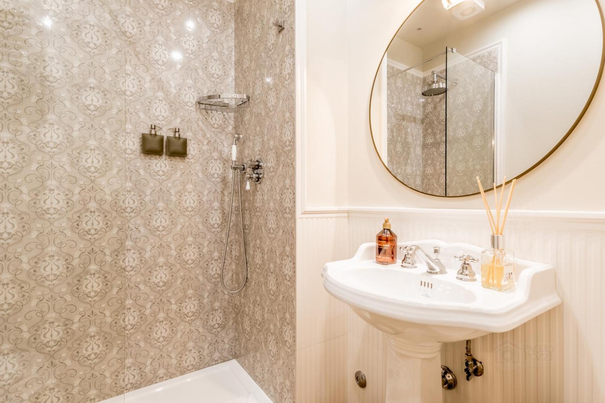Queen Of Rome Luxury Rooms Exterior photo