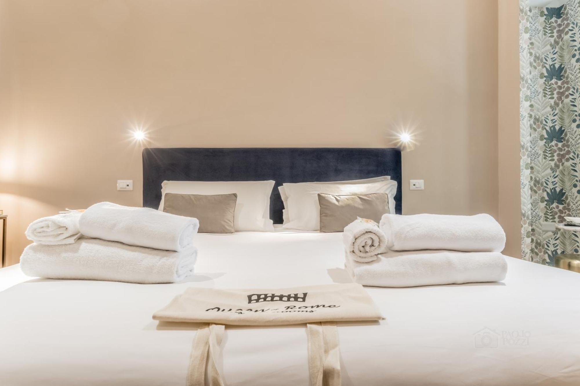 Queen Of Rome Luxury Rooms Exterior photo