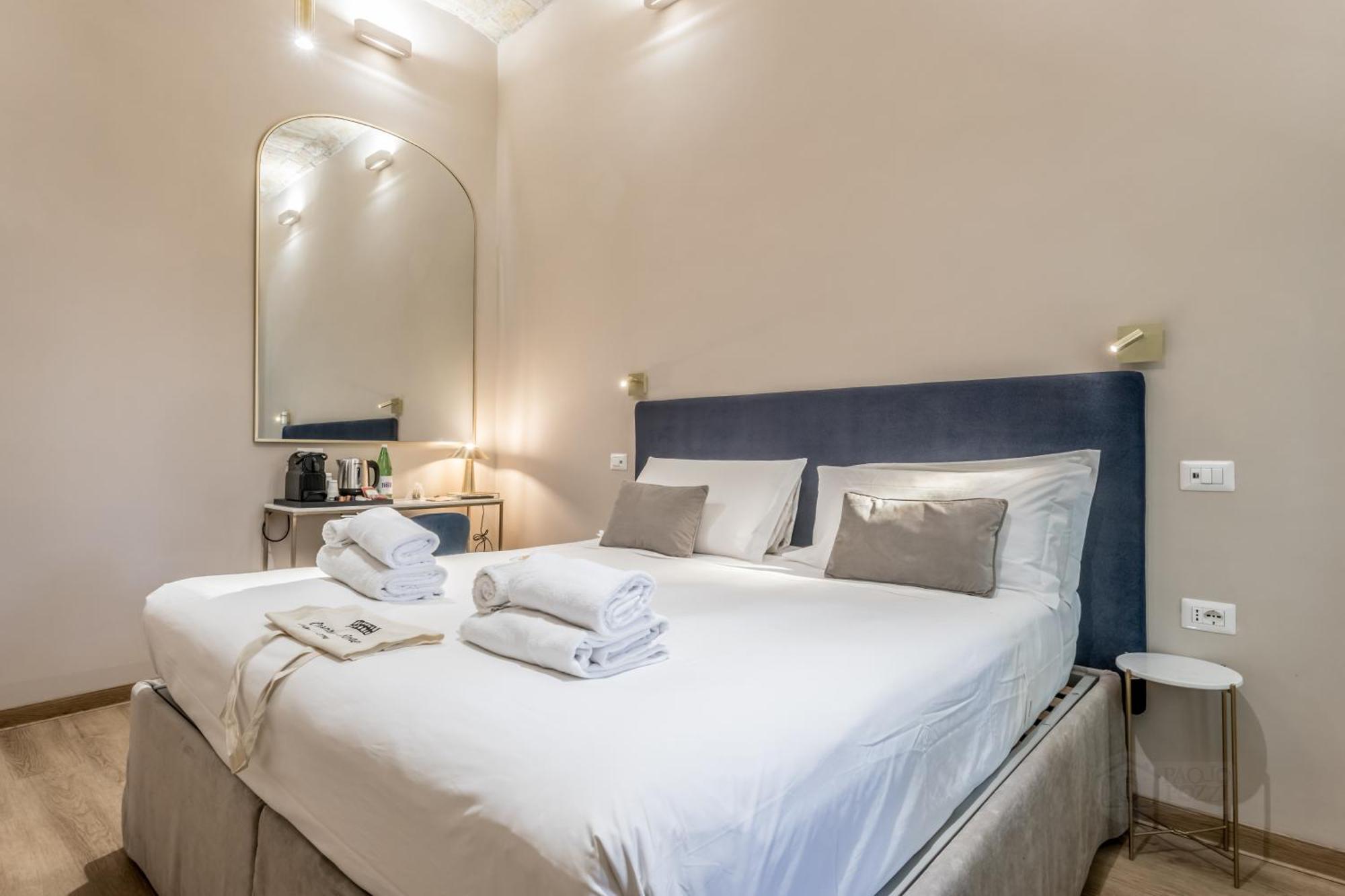 Queen Of Rome Luxury Rooms Exterior photo